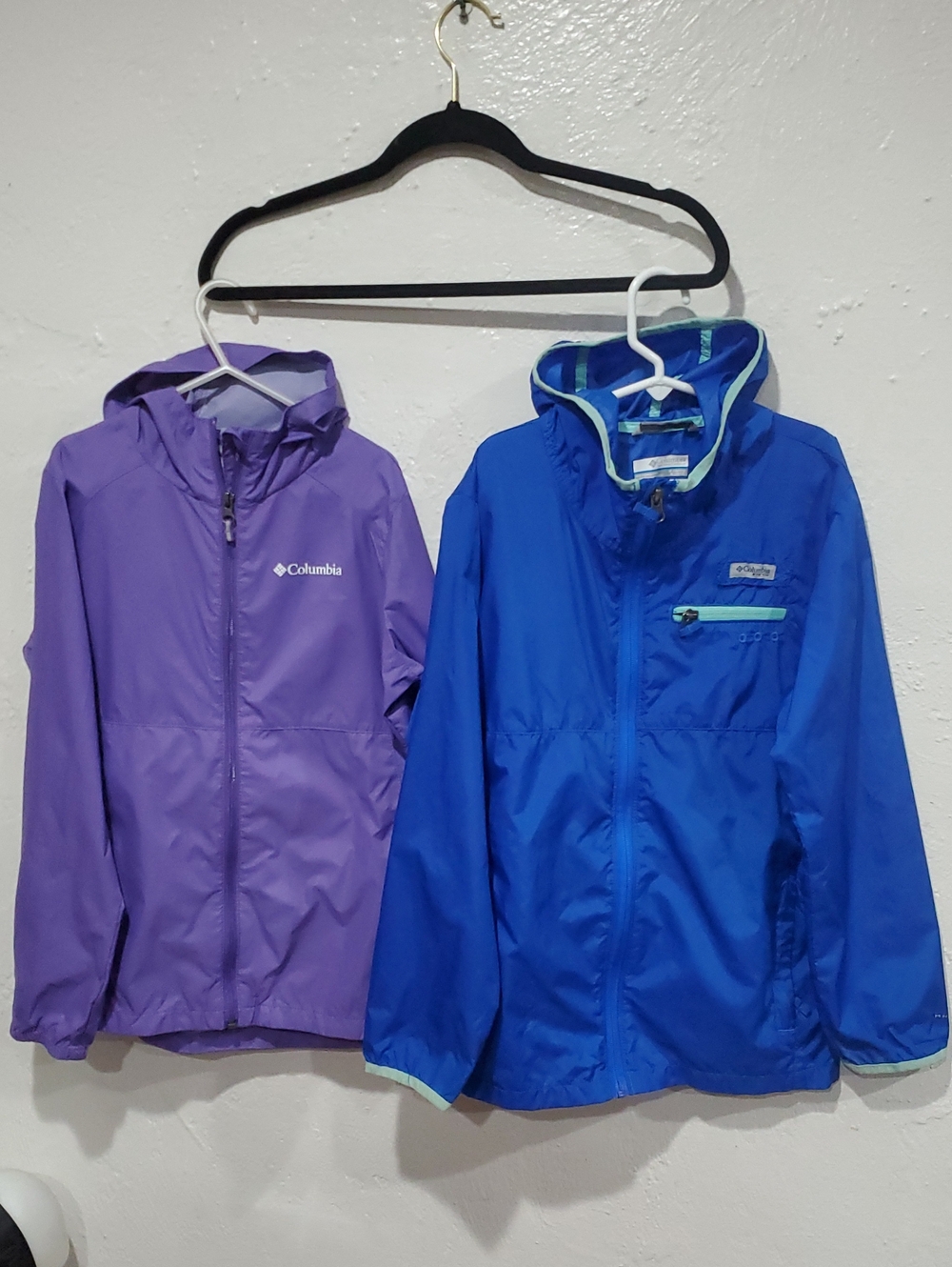 2 Columbia Hooded Lightweight Jackets In Purple and Blue